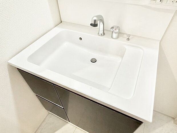 【その他設備(ハンドシャワー水栓)】ハンドシャワー付き!使いやすい洗面台。