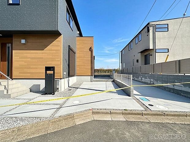 【駐車場】駐車2台可能!急なお客様の駐車に。また、ご家族の自転車スペースとしても大活躍。
