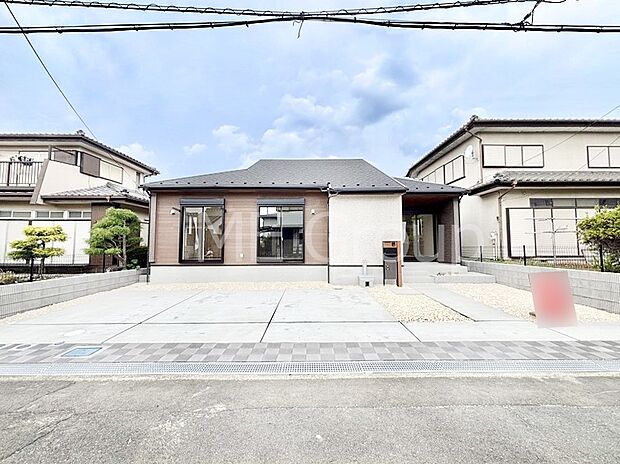 【現地外観写真】たっぷりの陽光と心地よい風が舞い込む住まい