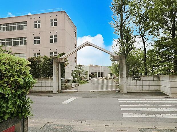 八潮市立八潮中学校（約2,700m・徒歩34分）
