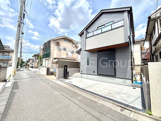 【前面道路含む現地写真】前面道路はきちんと整備されています