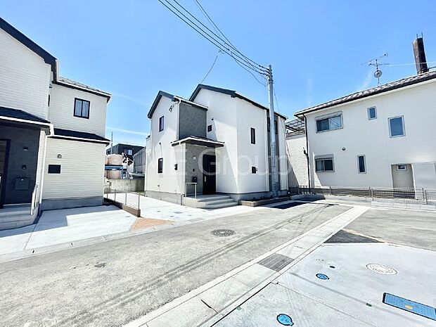 【前面道路含む現地写真】堂々完成！！ ここから始まる新生活を応援いたします！ 
