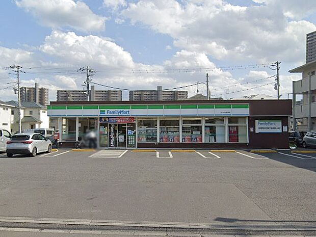 ファミリーマートふじみ野駒林店（約400m）