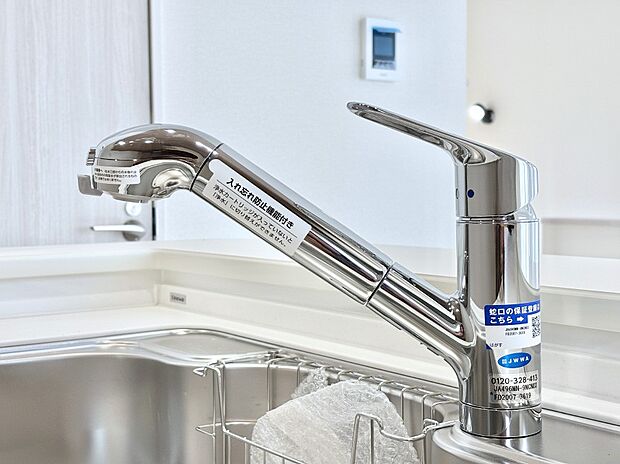 【その他設備(浄水器)】いつでも清潔なおいしいお水を。一つの水栓で水道水と浄水を使い分け。