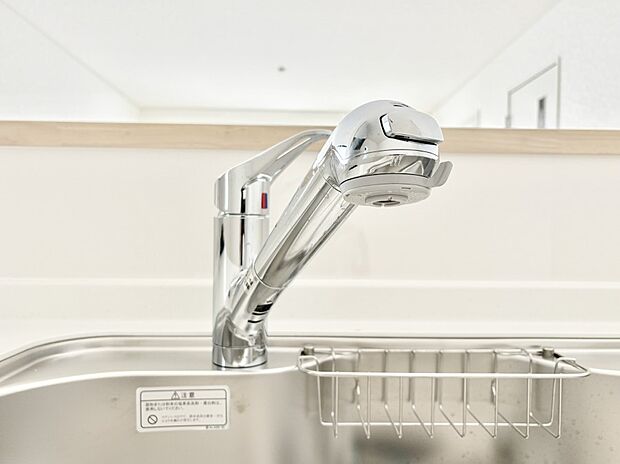 【その他設備(浄水器)】いつでも清潔なおいしいお水を。一つの水栓で水道水と浄水を使い分け。