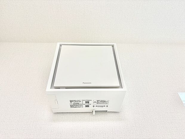 【冷暖房・空調設備(24時間換気システム)】新鮮な空気をお部屋に取り込んで停滞していた「悪い空気」を追い出して健康的な毎日を送りましょう。