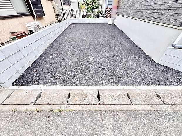 【駐車場】生活に欠かせない駐車スペース。