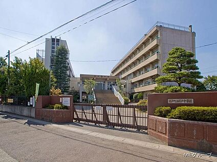 杉戸町立杉戸中学校 1400m