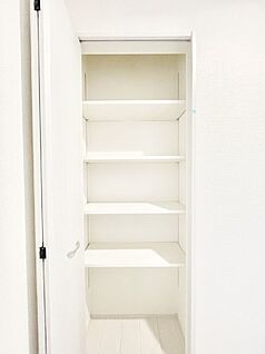 その他設備(廊下収納)