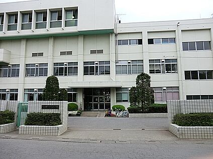 川口市立神根中学校 1310m(17分)