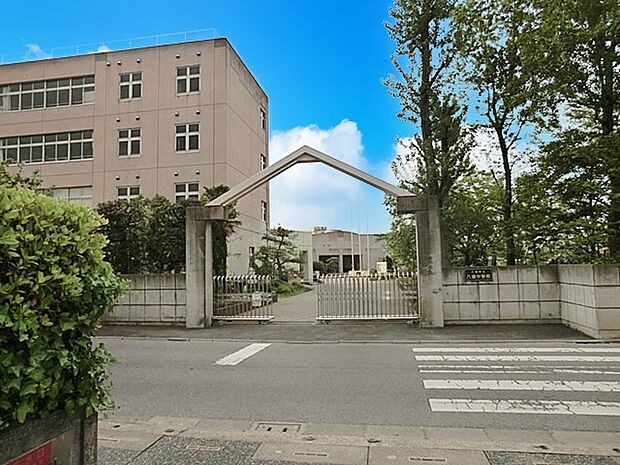 八潮市立八潮中学校(約650m)