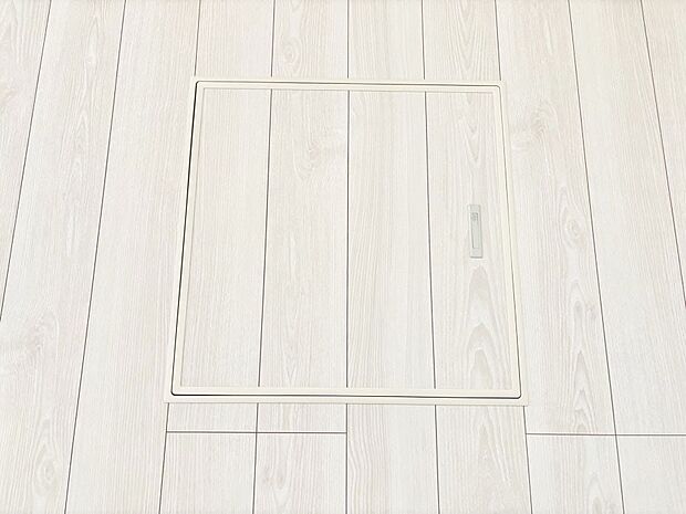 【その他設備(床下収納)】床下収納付き!日用品・非常用品の収納にも大活躍。