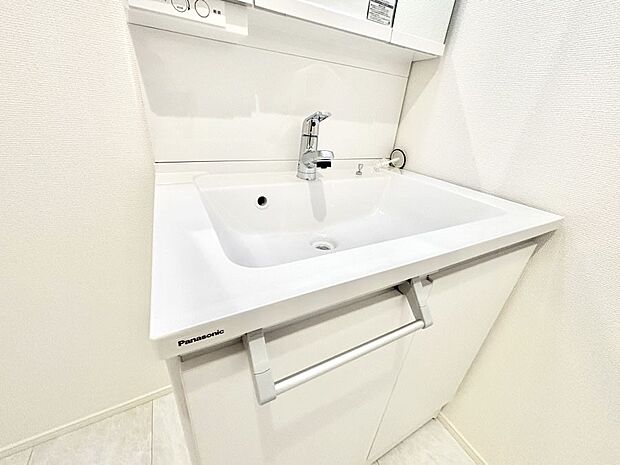 【その他設備(ハンドシャワー水栓)】ハンドシャワー付き!使いやすい洗面台。