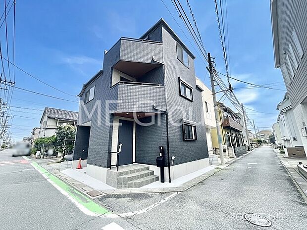 【前面道路含む現地写真】陽光と開放感に恵まれた角地。ここから始まる新生活を応援いたします!
