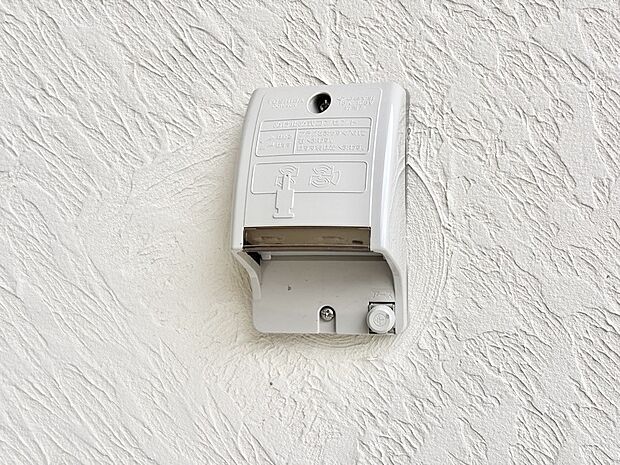 【その他現地】高圧洗浄機やエアーコンプレッサーなどの使用時に便利な外コンセント