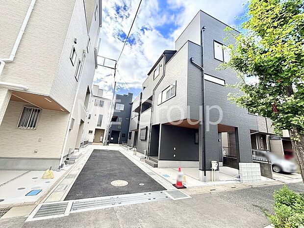 【前面道路含む現地写真】堂々完成!! ここから始まる新生活を応援いたします!