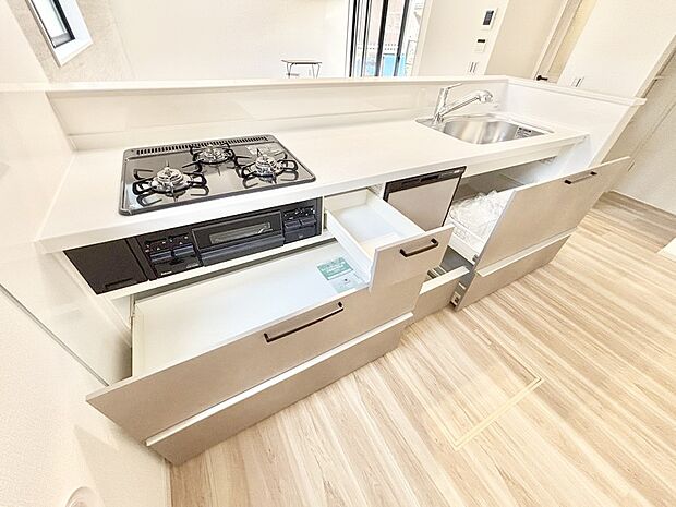 【その他設備(スライド収納)】使いやすさを優先したスライド式収納タイプ!