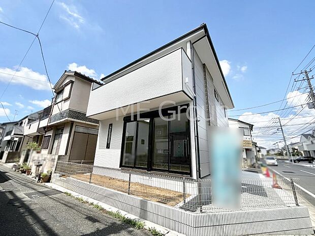 【現地外観写真】たっぷりの陽光と心地よい風が舞い込む住まい