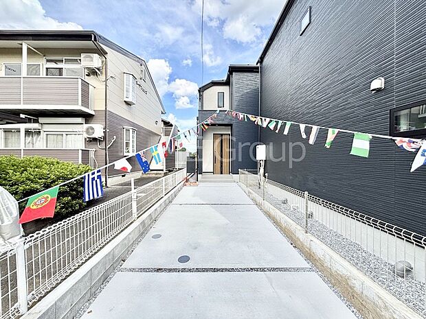 【現地外観写真】洗練された外観、上質な住空間が広がる室内は永く安心して過ごせる住居です。