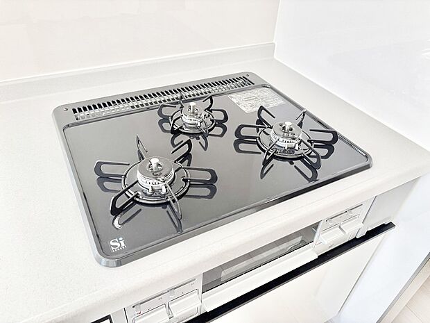 【その他設備(ガスコンロ)】三口ガスコンロでお料理が一気にはかどりそう  