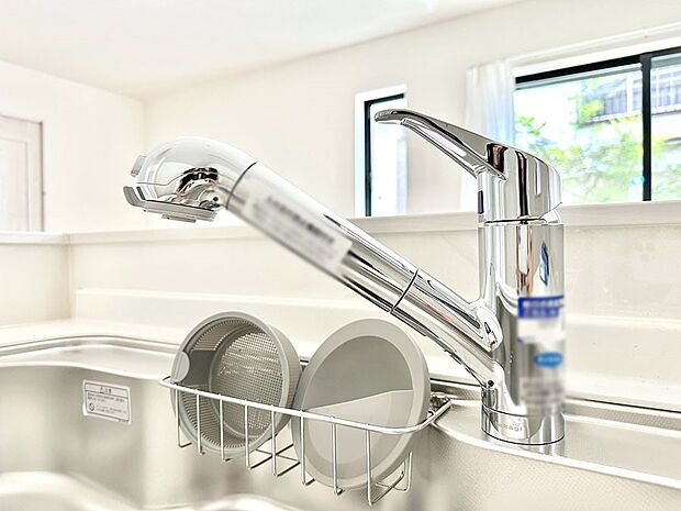 【その他設備(浄水器)】いつでも清潔なおいしいお水を。一つの水栓で水道水と浄水を使い分け。