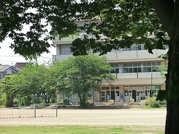 上尾市立南中学校（約650m）