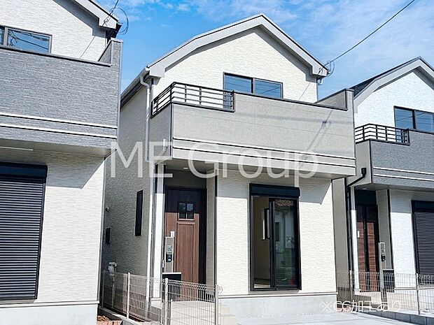 【現地外観写真】たっぷりの陽光と開放感に包まれる明るい住まい