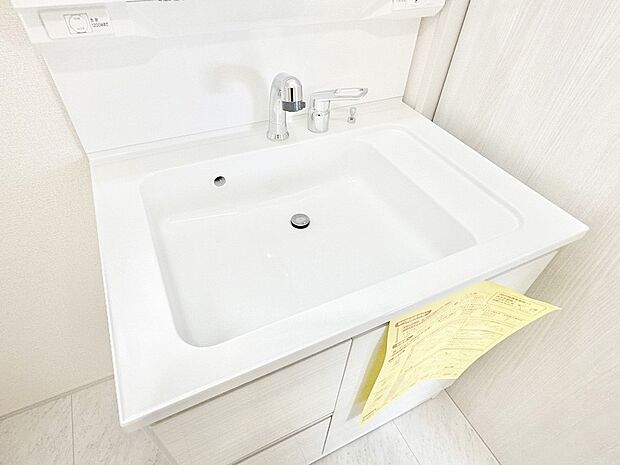 【その他設備(ハンドシャワー水栓)】ハンドシャワー付き！使いやすい洗面台。