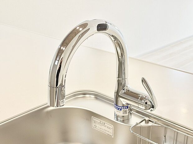 【その他設備(浄水器)】いつでも清潔なおいしいお水を。一つの水栓で水道水と浄水を使い分け。