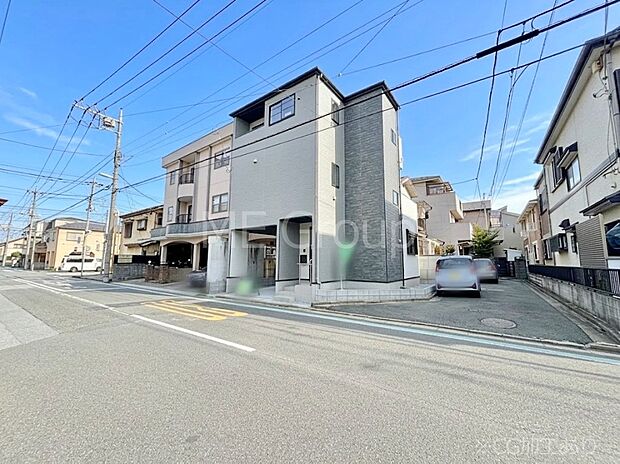 【前面道路含む現地写真】堂々完成！！ ここから始まる新生活を応援いたします！ 
