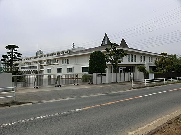 小金北中学校（約1,600m・徒歩20分）
