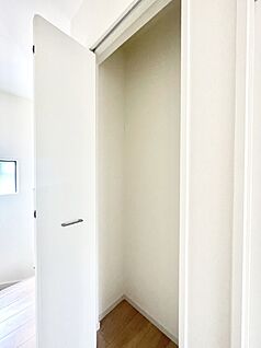 その他設備(廊下収納)