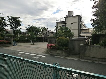 越谷市立蒲生小学校 1210m