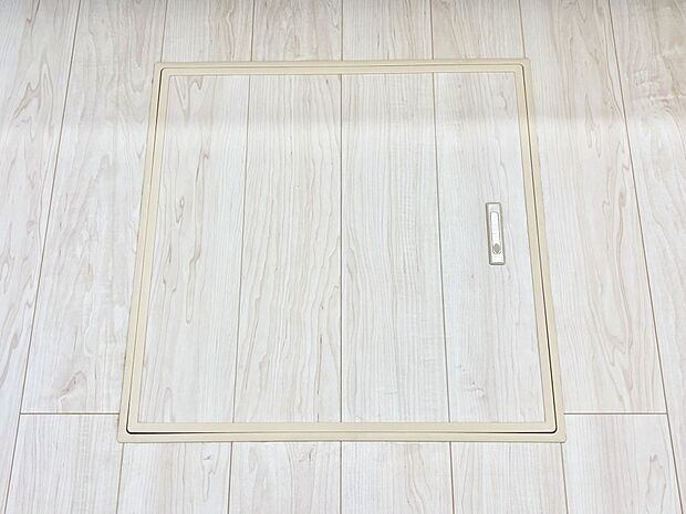 【その他設備(床下収納)】床下収納付き！日用品・非常用品の収納にも大活躍。
