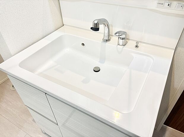 【その他設備(ハンドシャワー水栓)】ハンドシャワー付き!使いやすい洗面台。