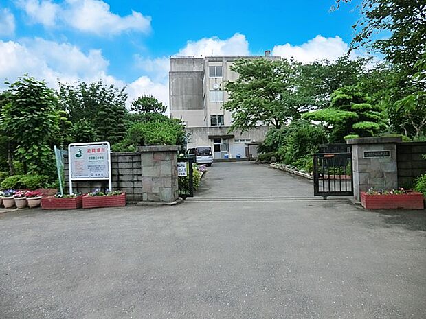 志木市立宗岡第二中学校(約450m)