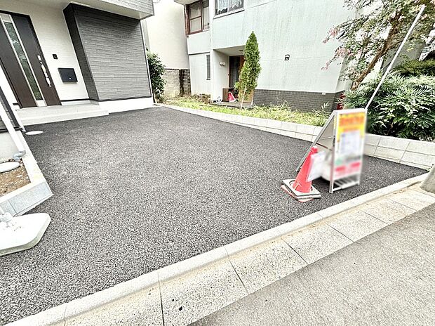 【駐車場】生活に欠かせない駐車スペース。