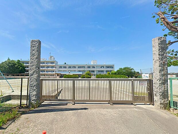 さいたま市立春岡小学校(約587m・徒歩8分)
