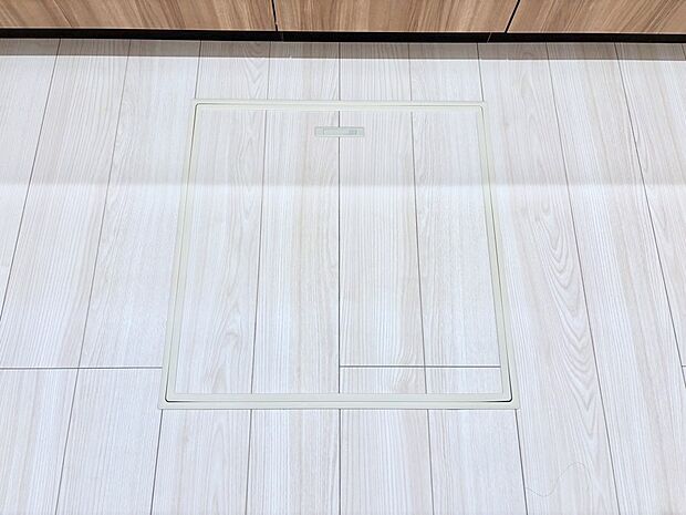 【その他設備(床下収納)】床下収納付き!日用品・非常用品の収納にも大活躍。
