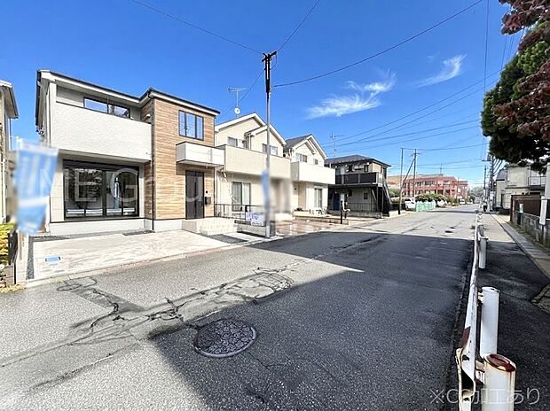 【前面道路含む現地写真】前面道路はきちんと整備されています