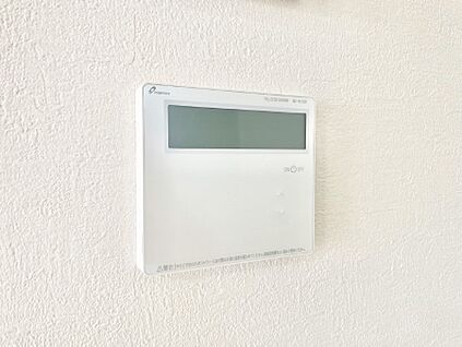 発電・温水設備(給湯器・床暖房リモコン)