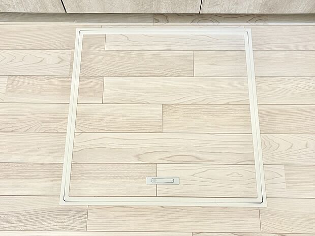 【その他設備(床下収納)】床下収納付き!日用品・非常用品の収納にも大活躍。