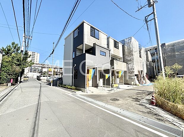 【前面道路含む現地写真】堂々完成!! ここから始まる新生活を応援いたします!
