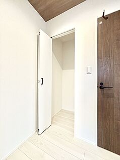 その他設備(玄関ホール収納)