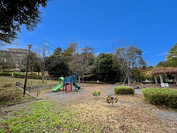 奈良町大田平公園（約260m・徒歩4分）