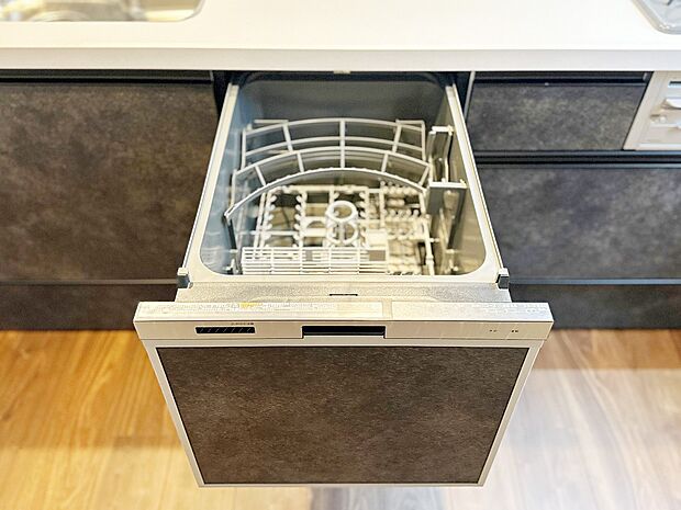 【食洗器】利用者が増えているのはメリットが多いから。時間の節約、手が荒れない、水道代の節約、高温度で洗うので油汚れもしっかり落とせる。まさに理想家電。