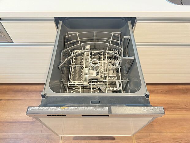 【食洗器】利用者が増えているのはメリットが多いから。時間の節約、手が荒れない、水道代の節約、高温度で洗うので油汚れもしっかり落とせる。まさに理想家電。
