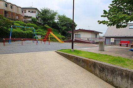 鴨居第3公園 約530m(6分～7分)