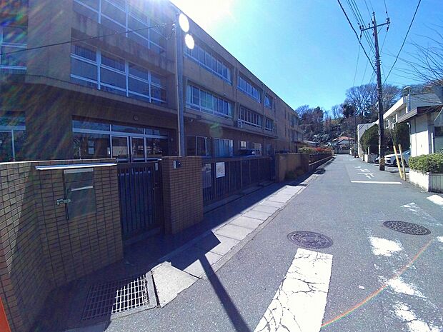 橘小学校(約700m)