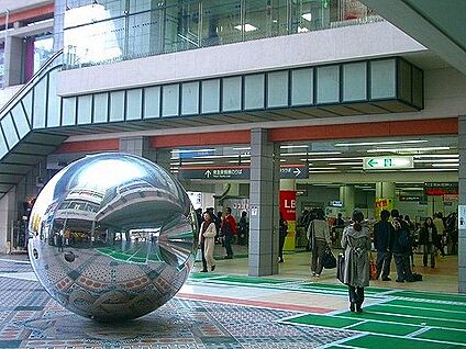 日吉駅 1700m(22分)